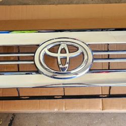 2016 Toyota Tundra OEM grill