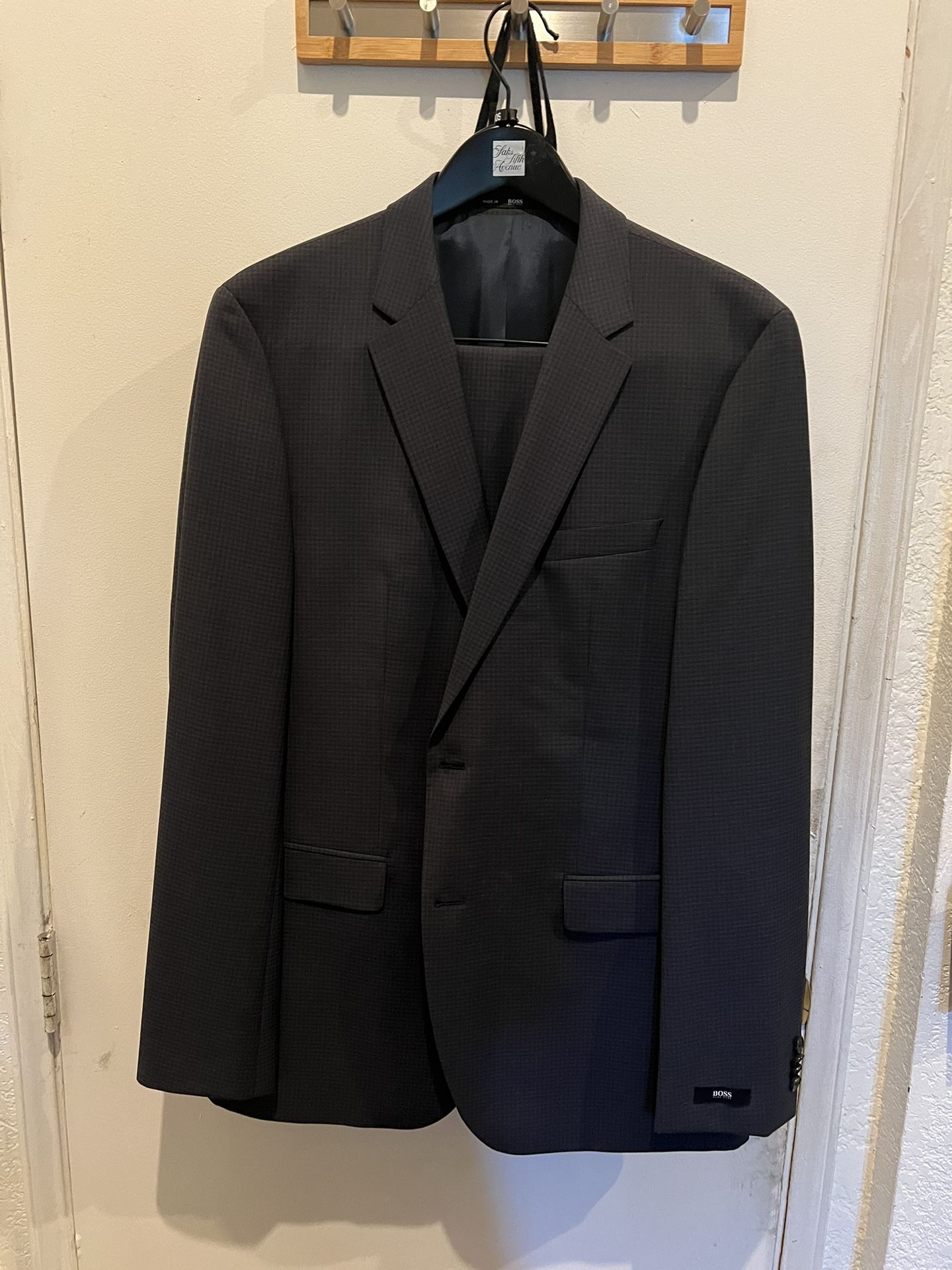 New Hugo Boss Suit 42L