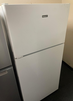Hotpoint Top Freezer Fridge – White, clean and ready