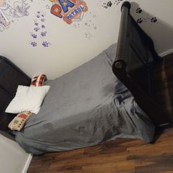 Kids Bed With Mattress 