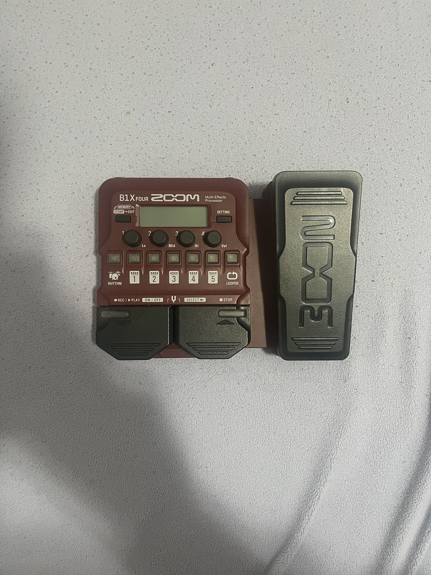 ZOOM B1X-FOUR All-In-One Multi effect bass pedal