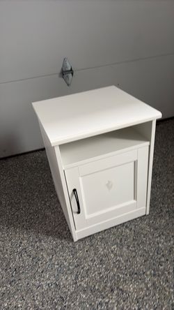 Bed side table