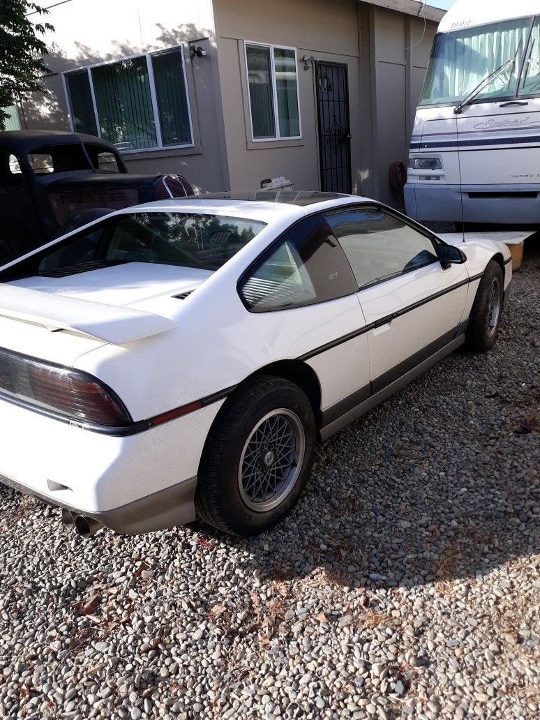 1986 Pontiac Fiero