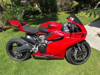 2015 Ducati 899 Panigale - 4,800 miles - Superleggera Upgrades