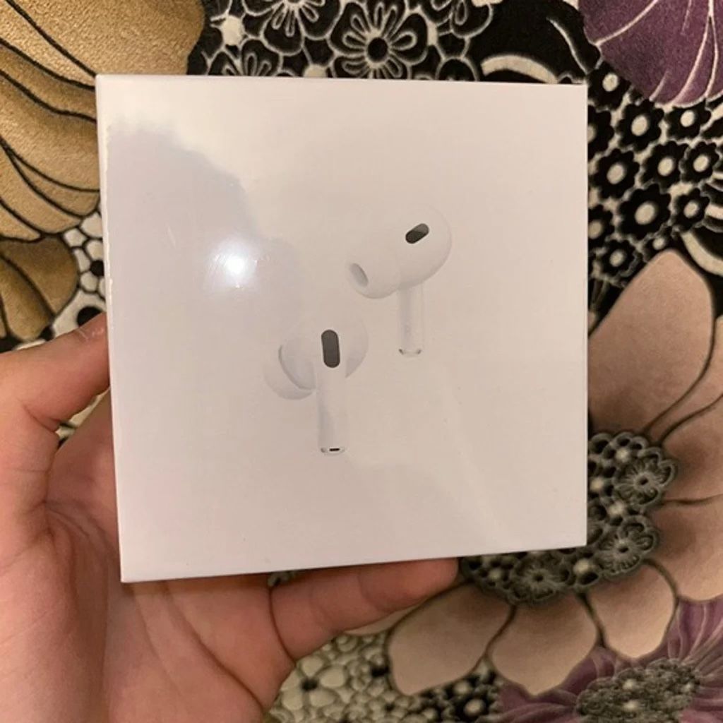 Airpod Pros (WITH WARRANTY)