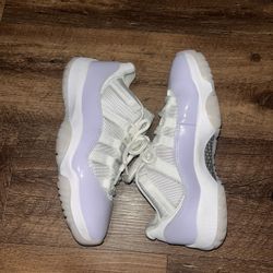 Jordan 11 Pure Violet 