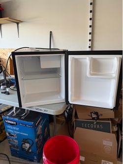 Mini fridge