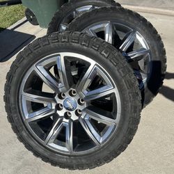Chevy LTZ OEM 22s On 33s Tires. 