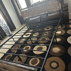 Queen Bed 