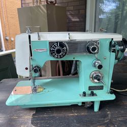 Universal Standard Sewing Equipment Deluxe Automatic Model SAM-3B
