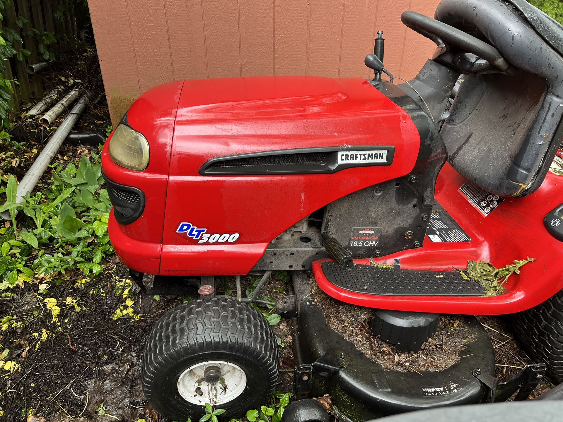 DLT3000 Craftsman Riding Mower