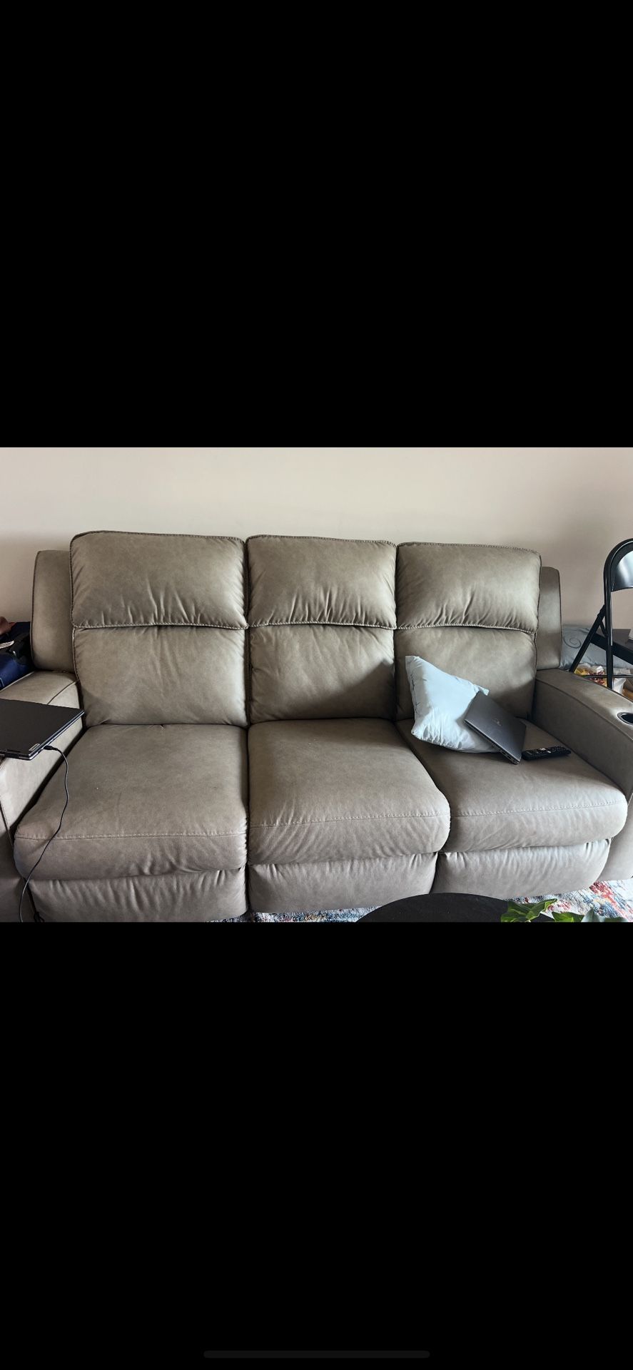 RECLINER COUCH