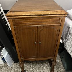 Victrola Disc Player