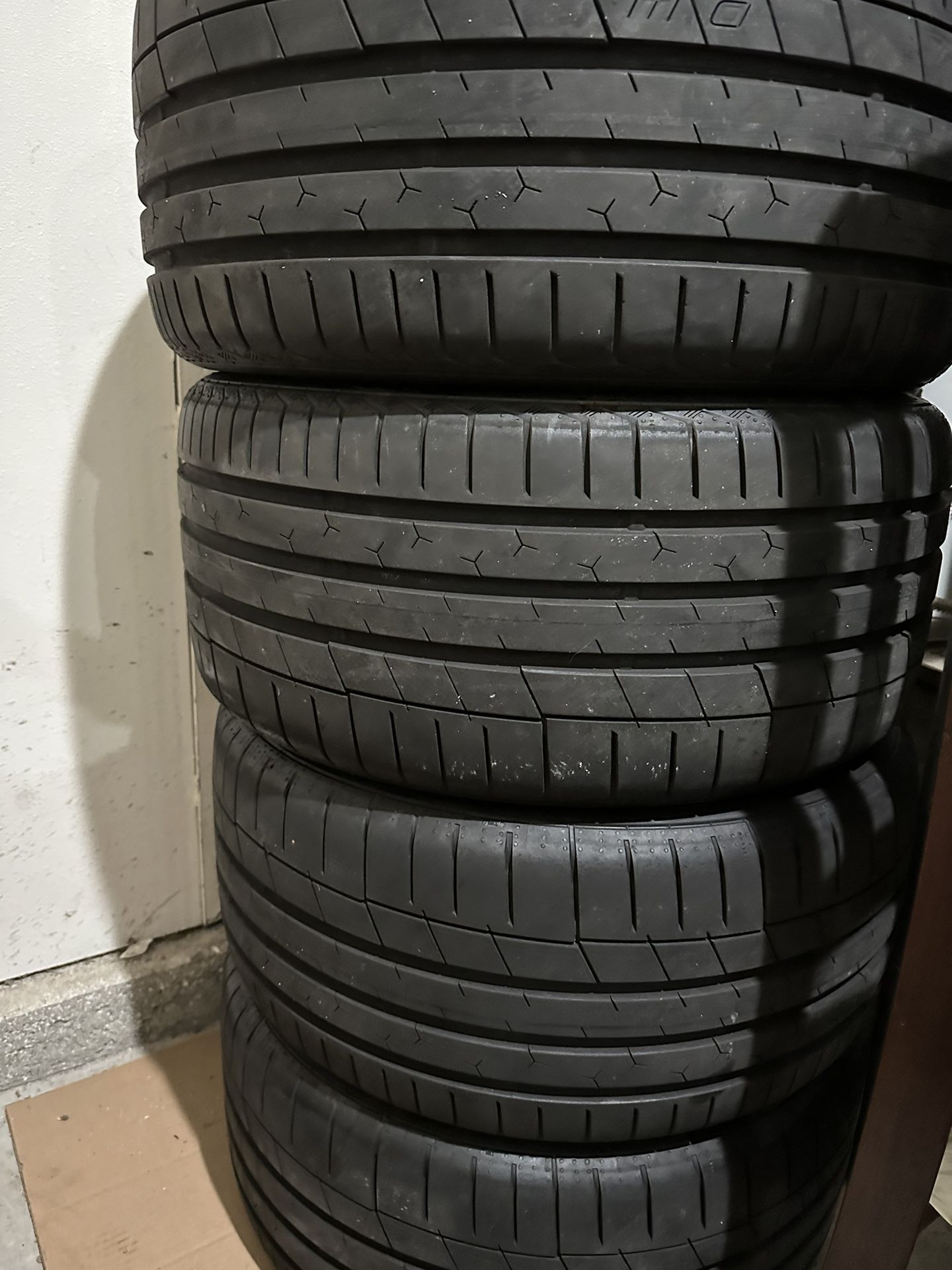 255/40/17 Extreme Contact Sport Tires
