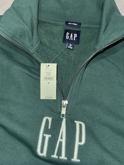 Gap Men's Heavyweight Oversized Logo Quarter-Zip Pullover