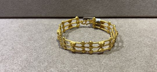 Gold fashion bracelet