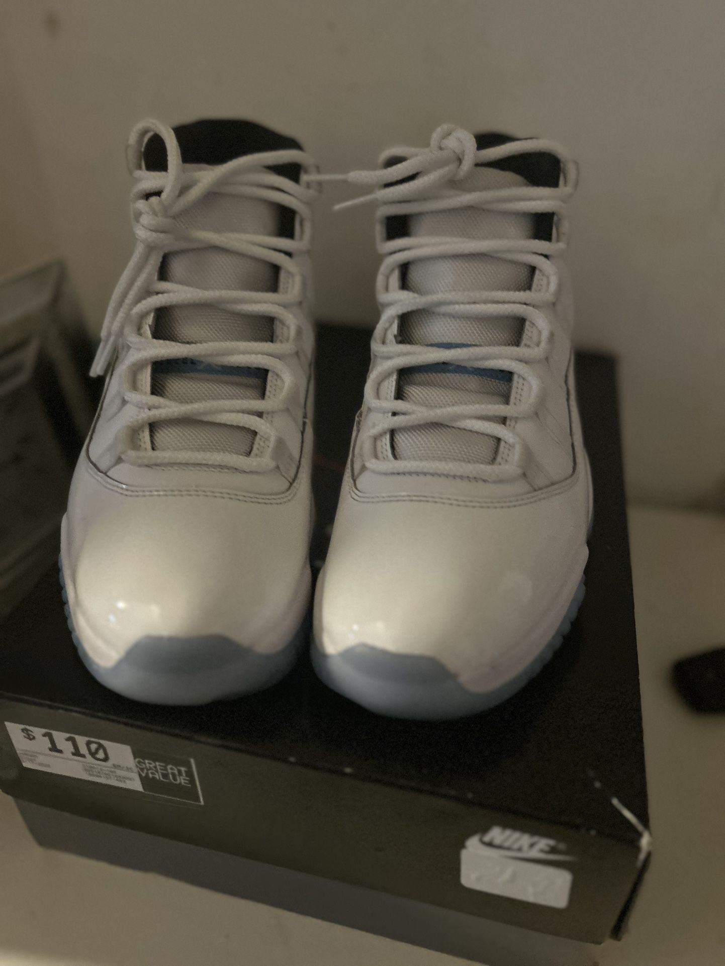 Jordan 11 Legend Blue