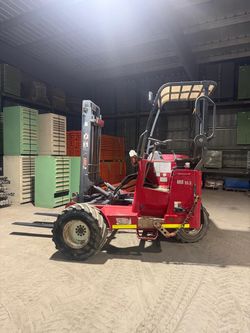 2015 Moffett 5,500 lbs capacity forklift