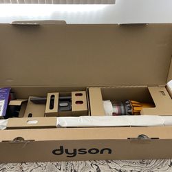 DYSON v12 CORDLESS VACUUM