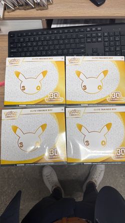 Pokémon 30th Celebration Elite Trainer Box