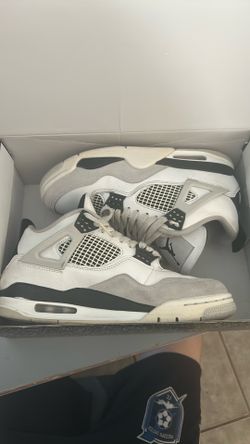 Military black Jordan 4