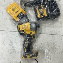 DEWALT DRILL COMBO SET