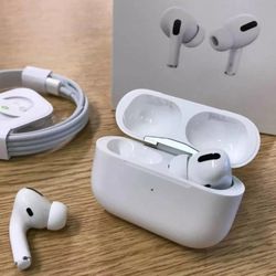 Apple AirPod Pro 2 With Charger 