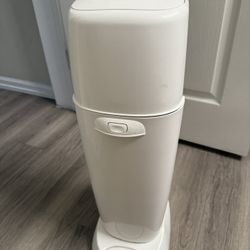 Diaper Genie with 3 Liners