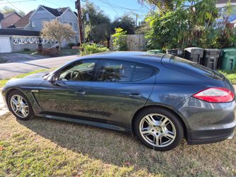 Porsche Panamera Sedan