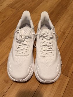 Hoka Clifton 10