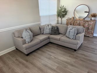 Light gray sectional sofa set / Delivery Available
