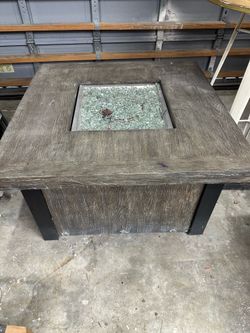 Gas fire pit table