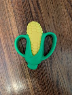 Infantino Lil' Nibbles Textured Silicone Corn Teether 