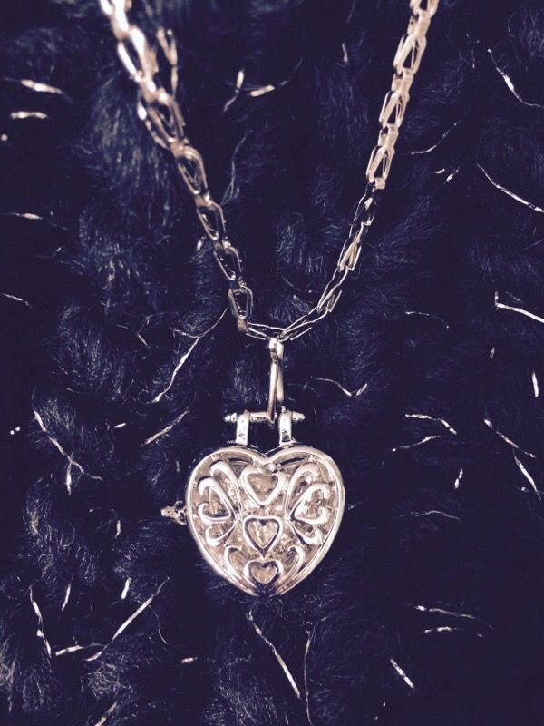 18k White Gold-Filled Locket w/18" Link Chain