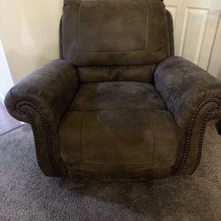 Good Leather Recliner 