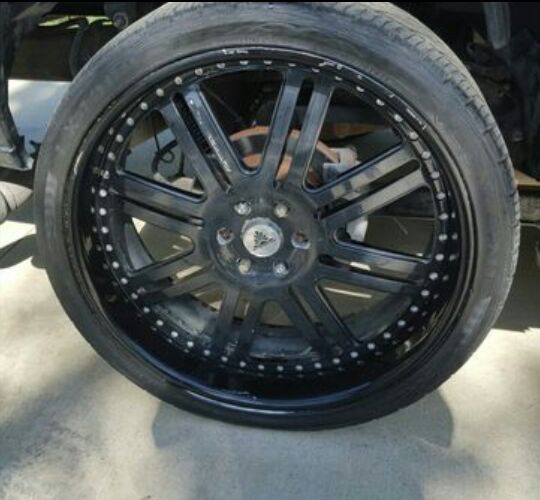 26s Auto Couture 3 piece wheels