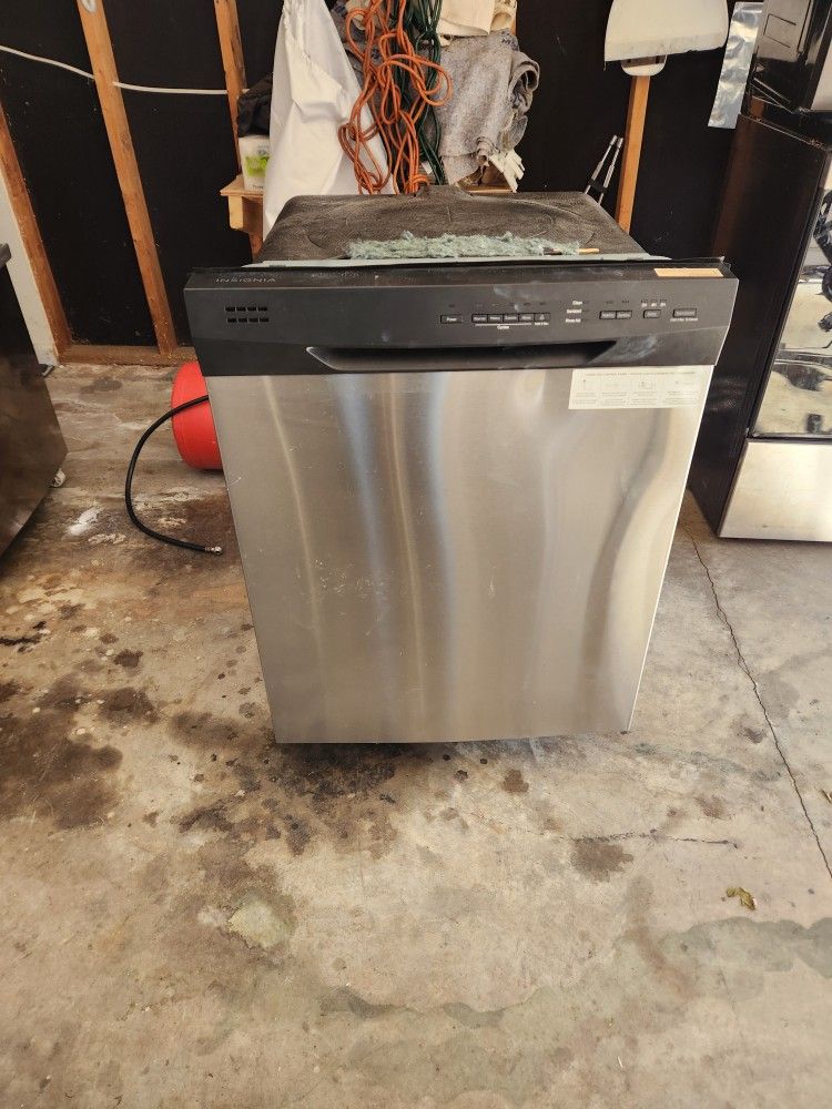 Black and Stainless Steel  Dishwasher