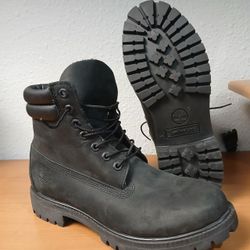 Authentic Timberland black waterproof boots men's size 8.5  like new.