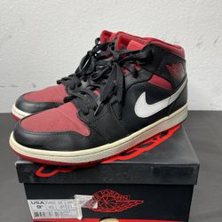 Air Jordan 1  Sneakers Size 9.5 Gym Red 