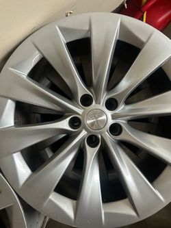21 in 2021 Tesla Model X Spare Rimset