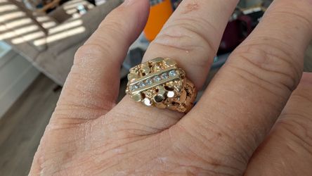14k yellow gold nugget ring with 6 natural diamonds