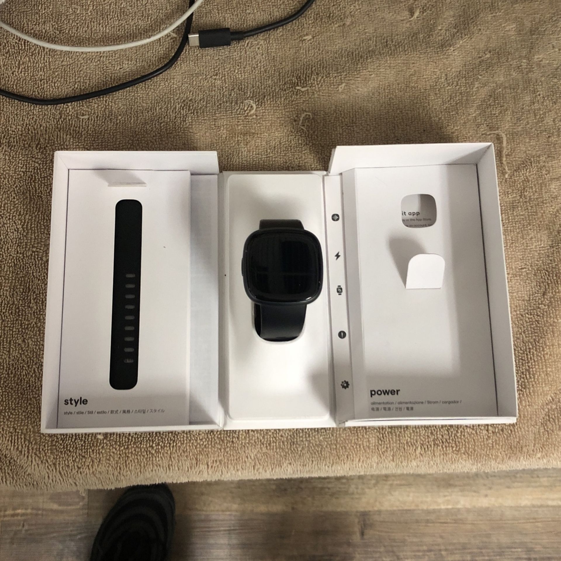 96091 Fitbit Fb523 Smartwatch Versa 4 W/ Extra Band 546323