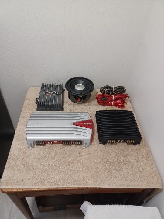 3 CAR AMPLIFIERS AND 1 SUB