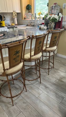 Tommy Bahamas stools