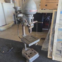 Early 1950s Vintage Delta Rockwell bench top drill press
