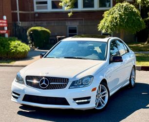 🚗 2013 Mercedes-Benz C250 – Excellent Condition, Fully Serviced