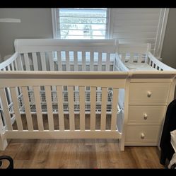 Beautiful Crib Bed Set 