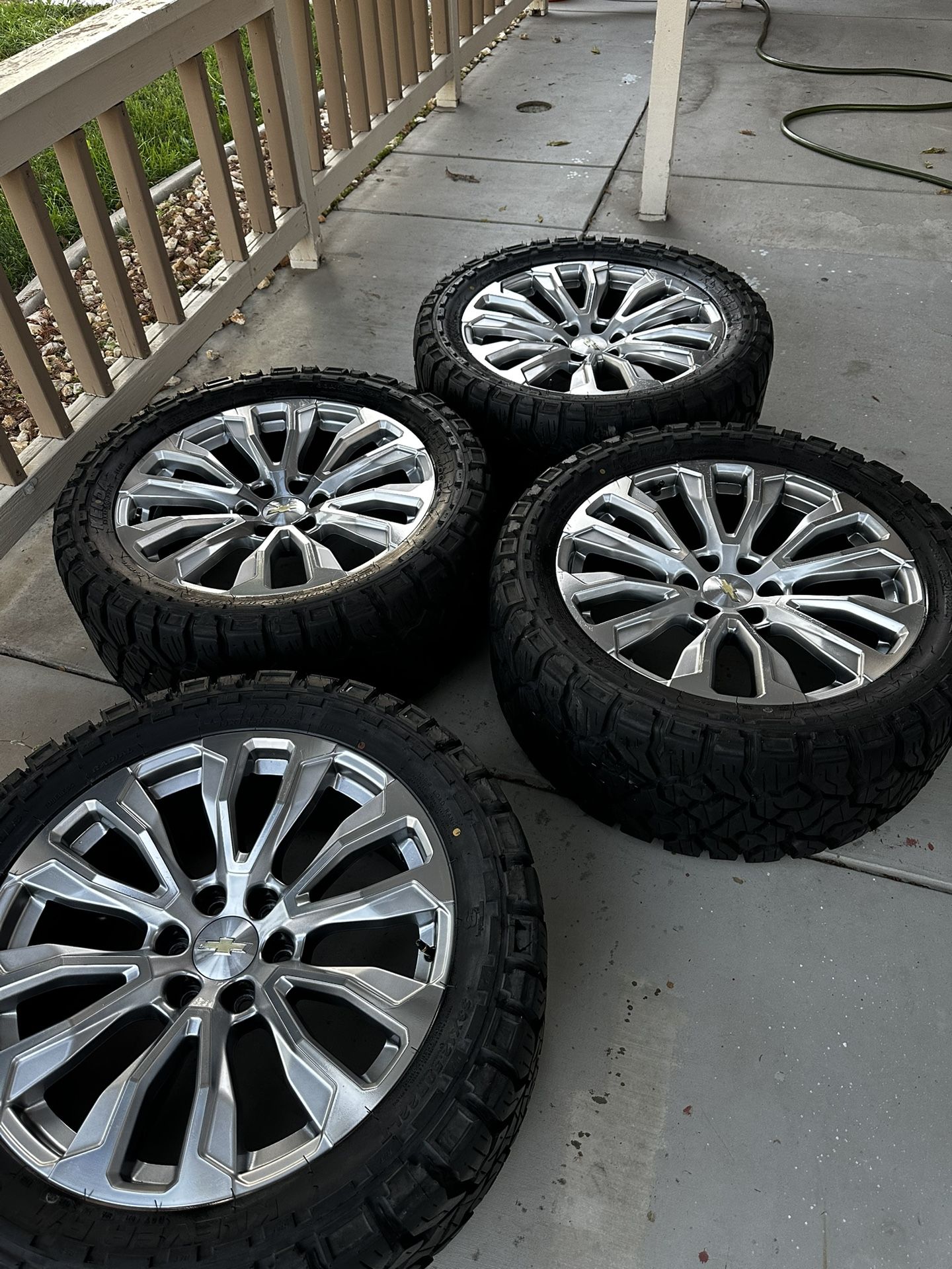 22 Inch Oem GMC Sierra Denali Rims 6 Lug New Tires