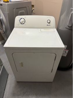 Amana Dryer – Clean & Works Great