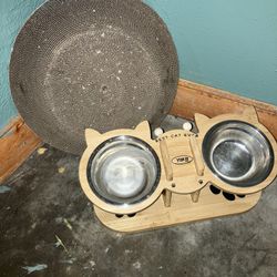 Elevated Cat Bowl & Cats Scratching Board